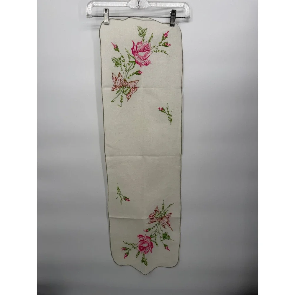 Vintage Hand Embroidered Table Runner Dresser Scarf Floral Rose Scalloped 39x11